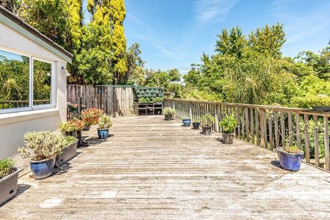 Photo of property in 2 Burtts Road, Durie Hill, Whanganui, 4500