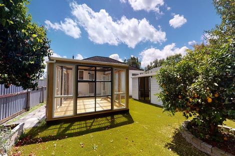 Photo of property in 11 Franklin Avenue, Hokowhitu, Palmerston North, 4410