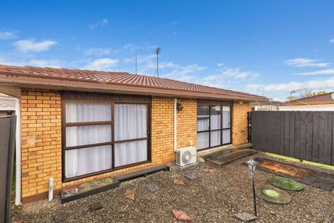 Photo of property in 2/10 Wellington Street, Papakura, 2110