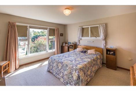 Photo of property in 8 Roslyn Avenue, Mairehau, Christchurch, 8052