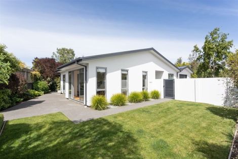 Photo of property in 14 Garreg Road, Fendalton, Christchurch, 8052