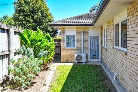 Photo of property in 2 Carisbrook Crescent, Papakura, 2110