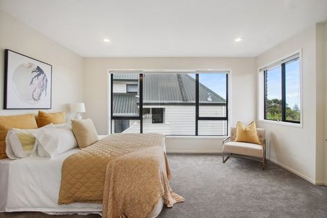 Photo of property in 4a Korotaha Terrace, Rothesay Bay, Auckland, 0630