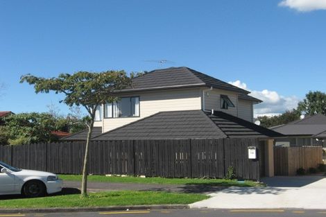 Photo of property in 14 Penruddocke Road, Half Moon Bay, Auckland, 2012