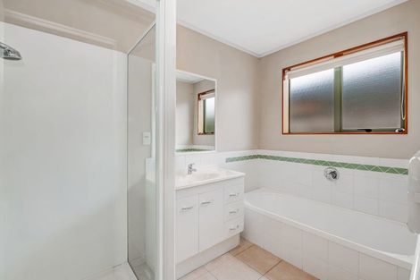 Photo of property in 12 Red Hibiscus Road, Stanmore Bay, Whangaparaoa, 0932