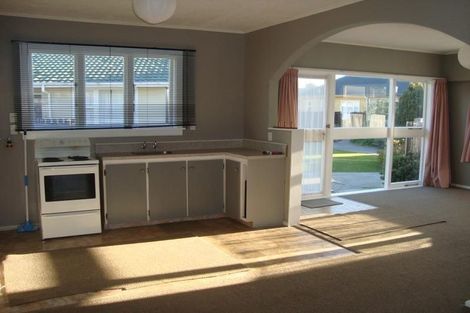 Photo of property in 2/72 Barton Street, Woolston, Christchurch, 8023