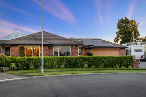 Photo of property in 8 Margaret Alice Close, Whalers Gate, New Plymouth, 4310