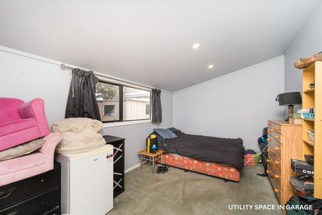 Photo of property in 21 Lyndale Place, Kelvin Grove, Palmerston North, 4414