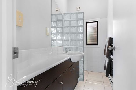 Photo of property in 24 Oxford Street, Whakapirau, Maungaturoto, 0583