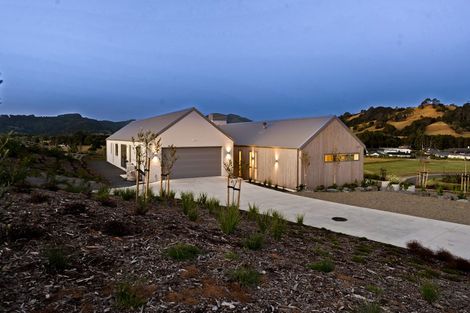 Photo of property in 6 Moya Drive, Matakana, 0985