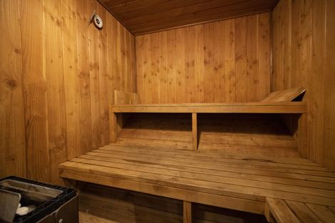 Photo of property in 2/813 East Coast Road, Northcross, Auckland, 0630