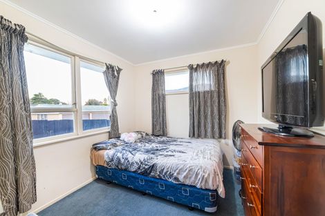 Photo of property in 14 Swallow Drive, Manurewa, Auckland, 2102