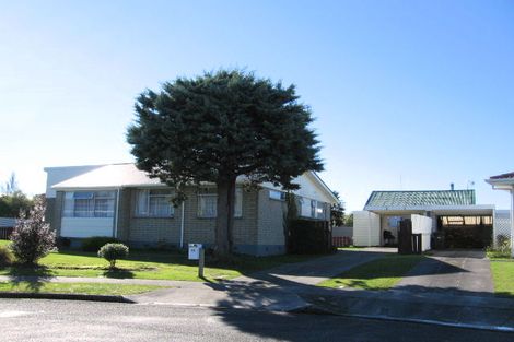 Photo of property in 16 Rutland Place, Milson, Palmerston North, 4414