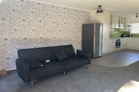 Photo of property in 2/82 Porchester Road, Papakura, 2110