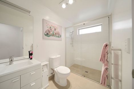 Photo of property in 12 Regis Park Drive, Pukekohe, 2120