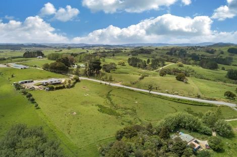 Photo of property in 18 Marohemo Road, Maungaturoto, 0583