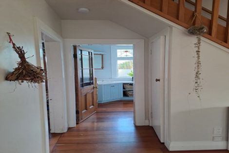 Photo of property in 27 Maida Vale Road, Roseneath, Wellington, 6011