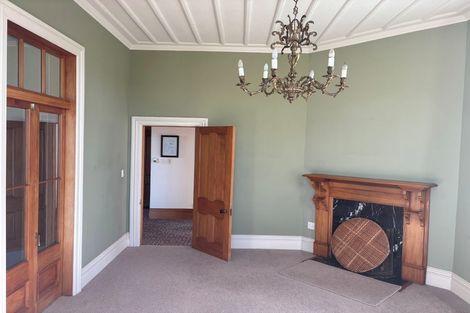Photo of property in 12 Fairview Crescent, Kelburn, Wellington, 6012