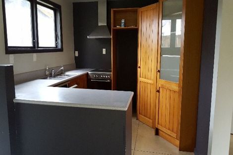 Photo of property in 21 Normanton Street, Glenfield, Auckland, 0629