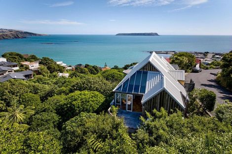 Photo of property in 1 Roys Road, Plimmerton, Porirua, 5026