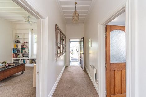 Photo of property in 26 Hussey Street, Waverley, 4510