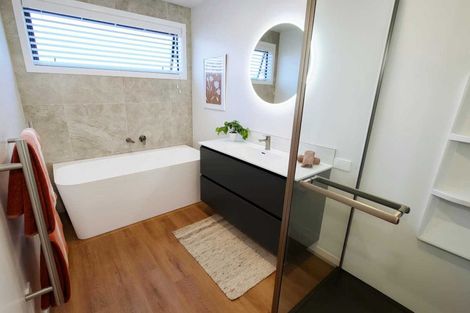 Photo of property in 90 Eriksen Road, Te Awa, Napier, 4110
