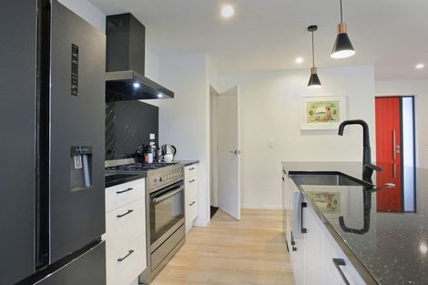 Photo of property in 72 Feist Street, Carterton, 5713