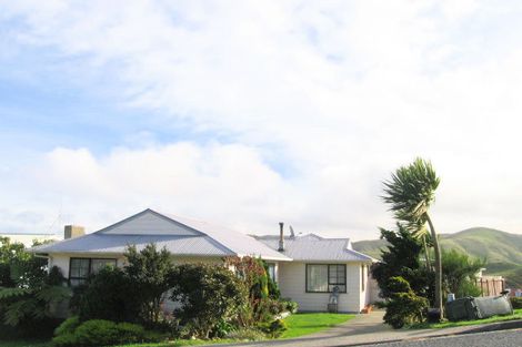 Photo of property in 27 Kaitangata Crescent, Kelson, Lower Hutt, 5010