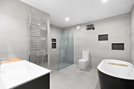 Photo of property in 289 Riverbank Road, Wanaka, 9382