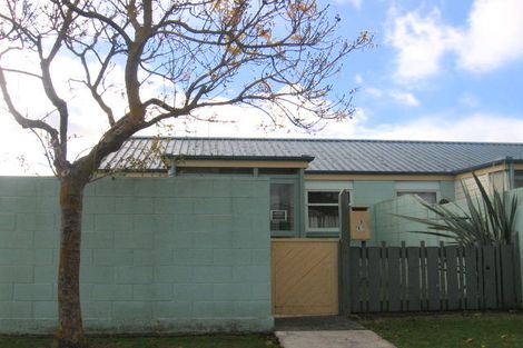 Photo of property in 2/19-23 Douglas Street, Waiwhetu, Lower Hutt, 5010