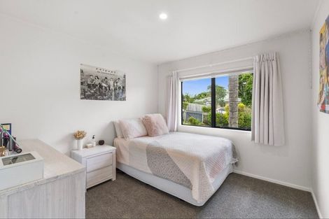 Photo of property in 1/6 Knott Road, Stanmore Bay, Whangaparaoa, 0932