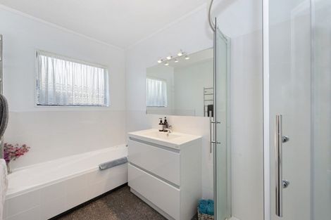 Photo of property in 24 Minnie Place, Pukete, Hamilton, 3200