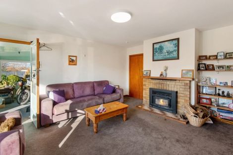 Photo of property in 29 Holmes Street, Darfield, 7510