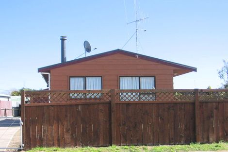 Photo of property in 18 Thomas Place, Foxton Beach, Foxton, 4815