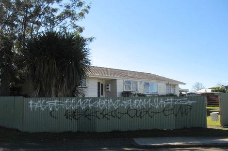 Photo of property in 2 Liddy Place, Papakura, 2110