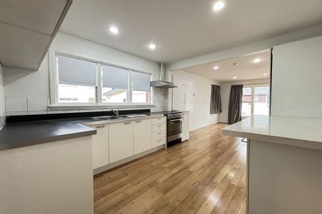 Photo of property in 207 Memorial Avenue, Burnside, Christchurch, 8053