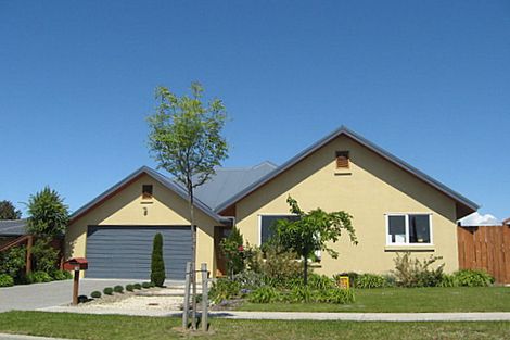 Photo of property in 15 The Stables, Woodend, 7610