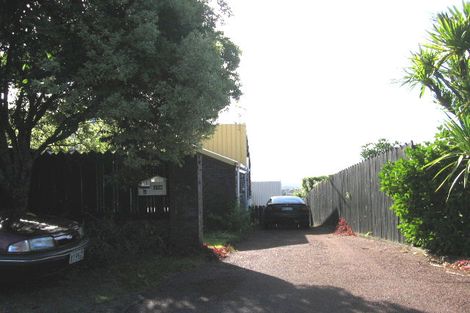 Photo of property in 2/199 Glenfield Road, Hillcrest, Auckland, 0627