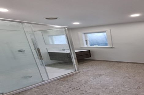 Photo of property in 16 Raroa Road, Kelburn, Wellington, 6012