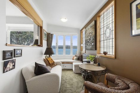 Photo of property in 385 Karaka Bay Road, Karaka Bays, Wellington, 6022