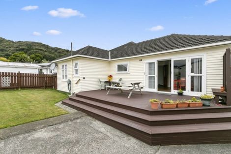 Photo of property in 23 Wright Street, Wainuiomata, Lower Hutt, 5014