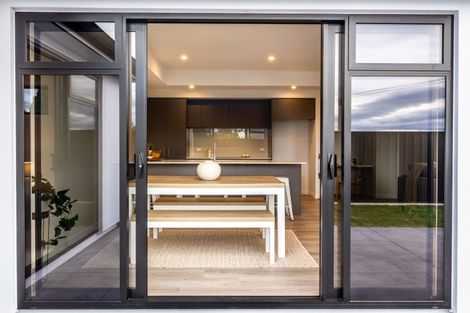 Photo of property in 98 Eriksen Road, Te Awa, Napier, 4110