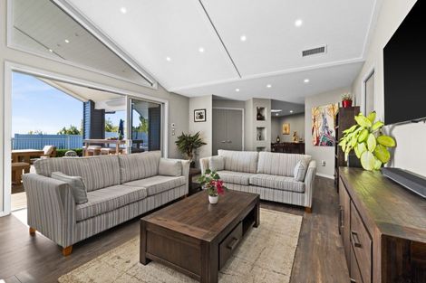 Photo of property in 12 Spur Road, Havelock North, 4130