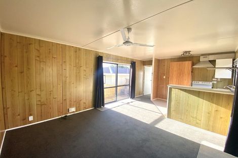 Photo of property in 14 Woodman Place, West Harbour, Auckland, 0618
