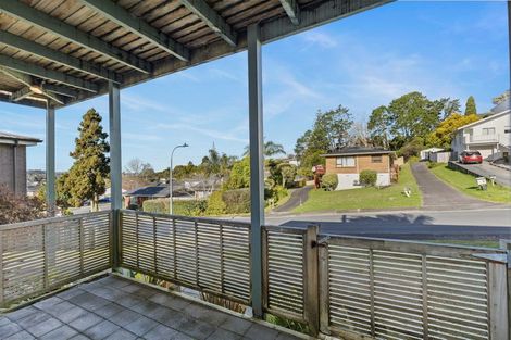 Photo of property in 1/3 Glenvale Place, Totara Vale, Auckland, 0629