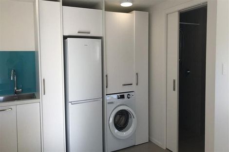 Photo of property in 1/53 Seaview Road, Glenfield, Auckland, 0629