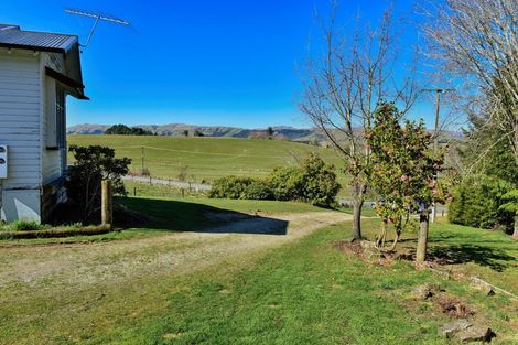 Photo of property in 53 Piano Flat Road, Waikaia, 9778