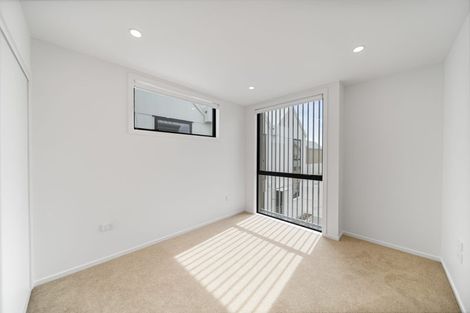 Photo of property in 2/39 Pakuranga Road, Pakuranga, Auckland, 2010