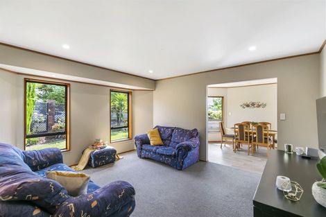 Photo of property in 14 Rifleman Rise, Unsworth Heights, Auckland, 0632