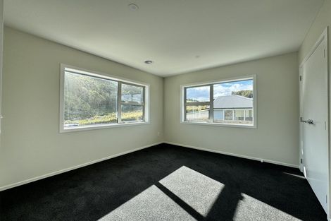 Photo of property in 70 Farnworth Terrace, Glenside, Wellington, 6037